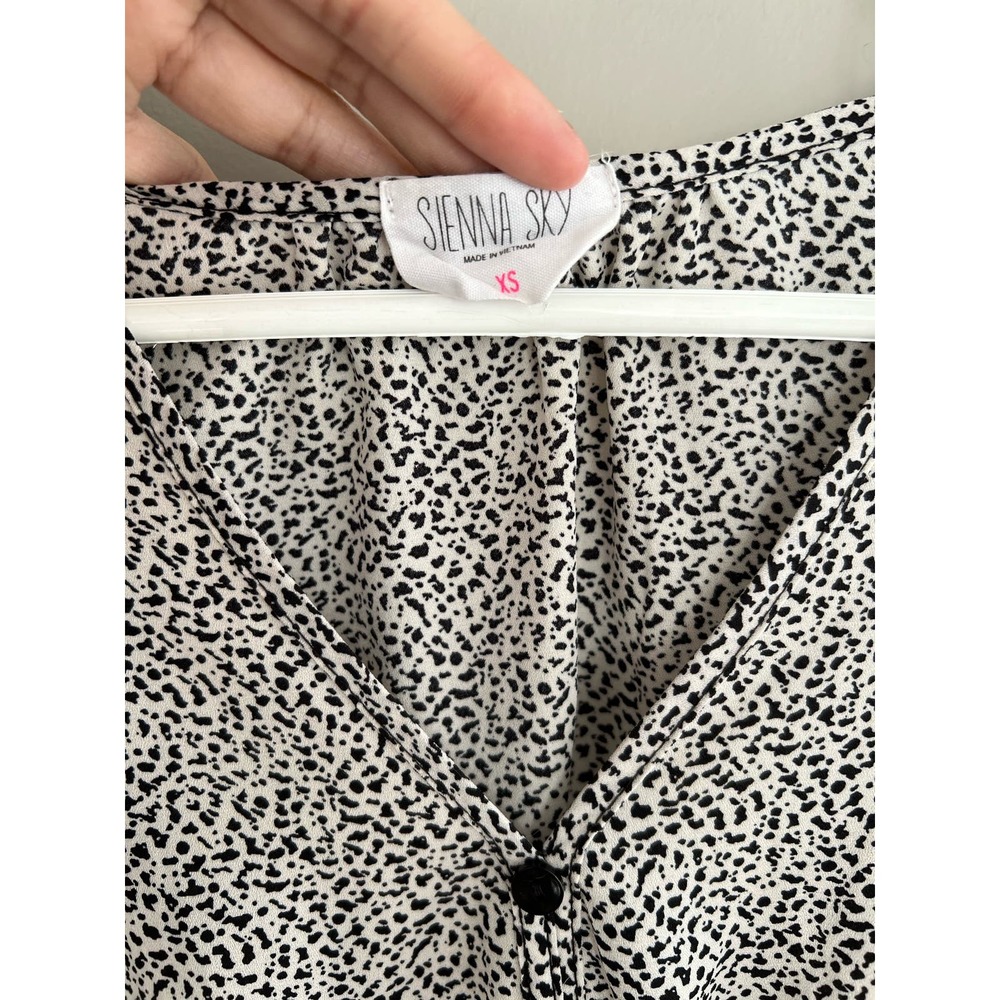 Flowy Cheetah Spring Top XS - Picture 2 of 3